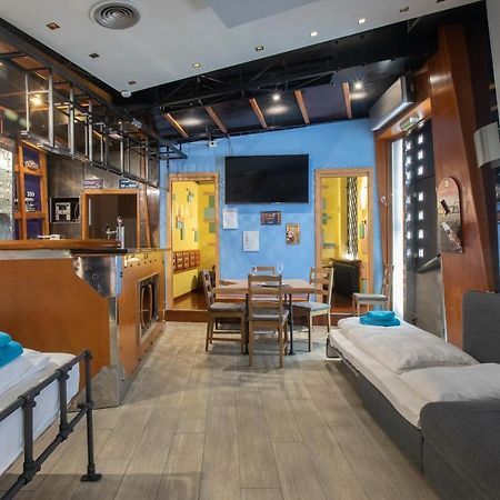 Stay In Pub Kamera Klub Apatment-City Center 류블랴나 외부 사진