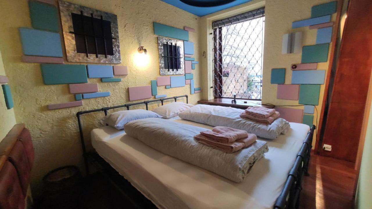Stay In Pub Kamera Klub Apatment-City Center 류블랴나 외부 사진