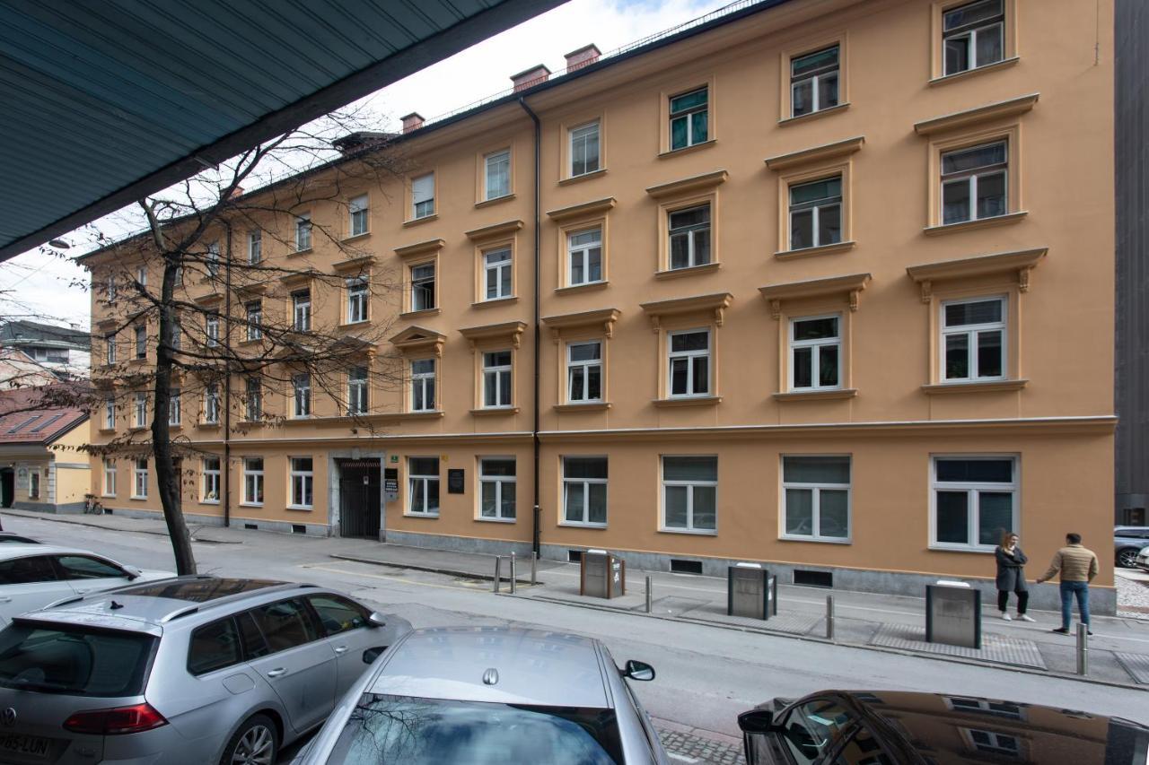 Stay In Pub Kamera Klub Apatment-City Center 류블랴나 외부 사진