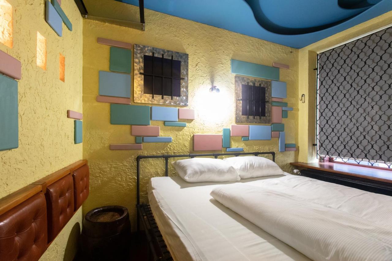 Stay In Pub Kamera Klub Apatment-City Center 류블랴나 외부 사진