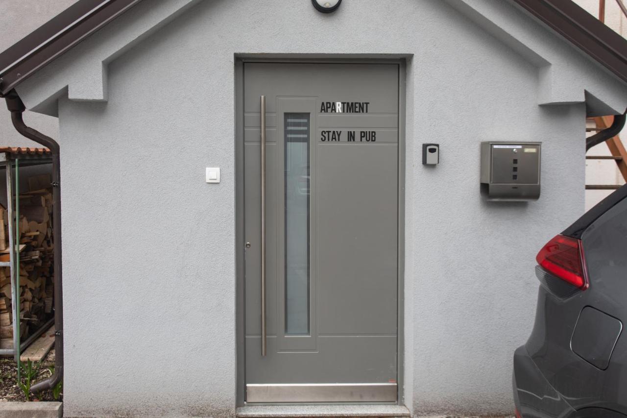 Stay In Pub Kamera Klub Apatment-City Center 류블랴나 외부 사진