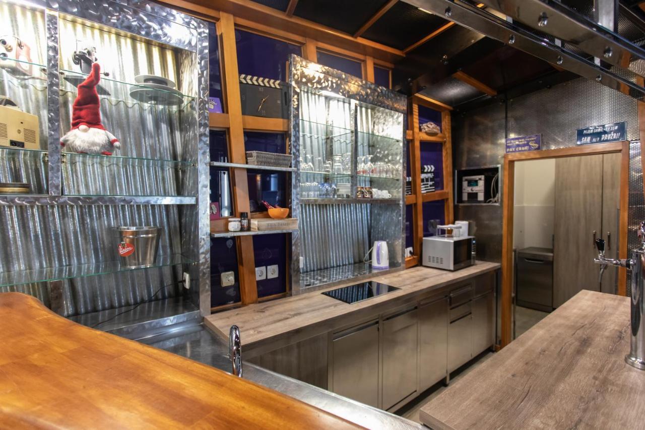 Stay In Pub Kamera Klub Apatment-City Center 류블랴나 외부 사진